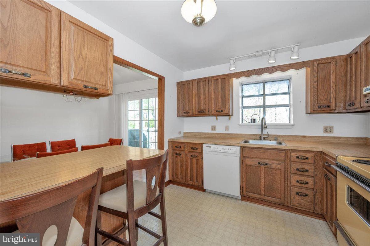 1300 Holliben Road photo 16