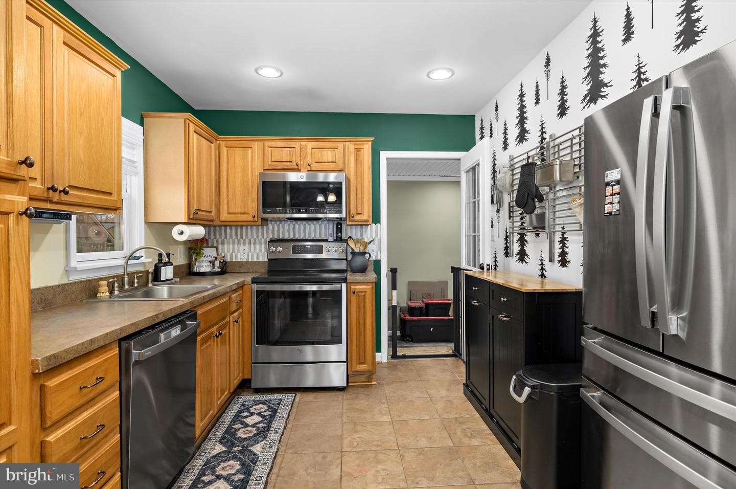 225 Obrecht Road photo 16
