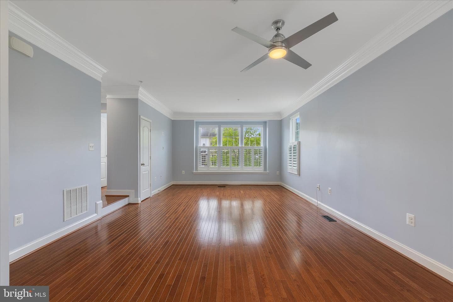 608 S Cherry Grove Avenue photo 10