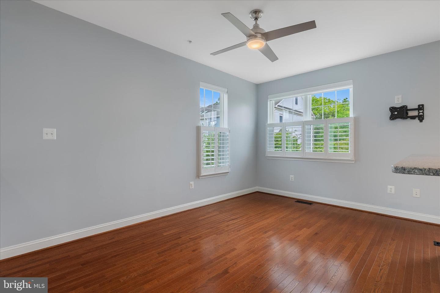 608 S Cherry Grove Avenue photo 13