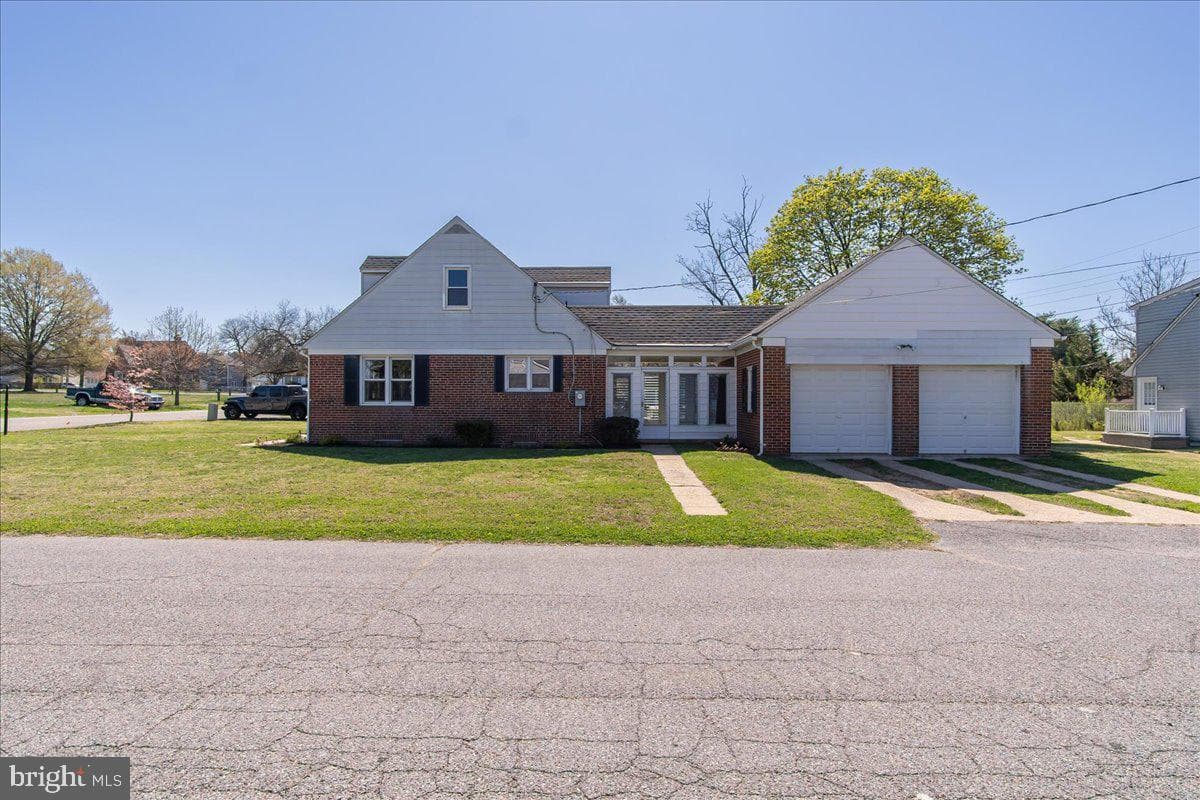 8466 Greenway photo 3