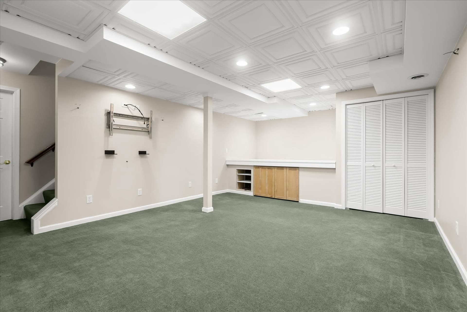 326 Edgewater Road photo 19