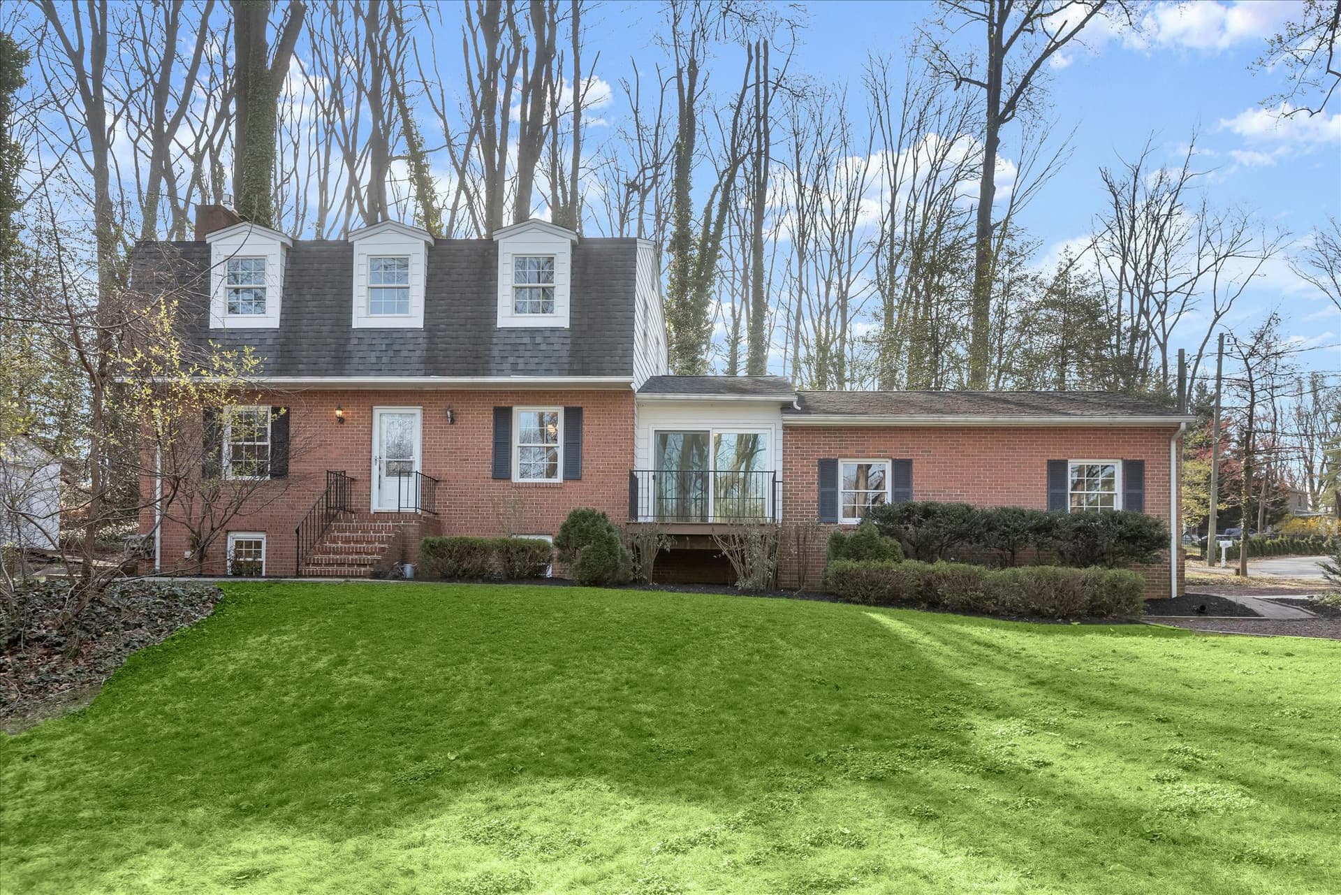 326 Edgewater Road photo 2