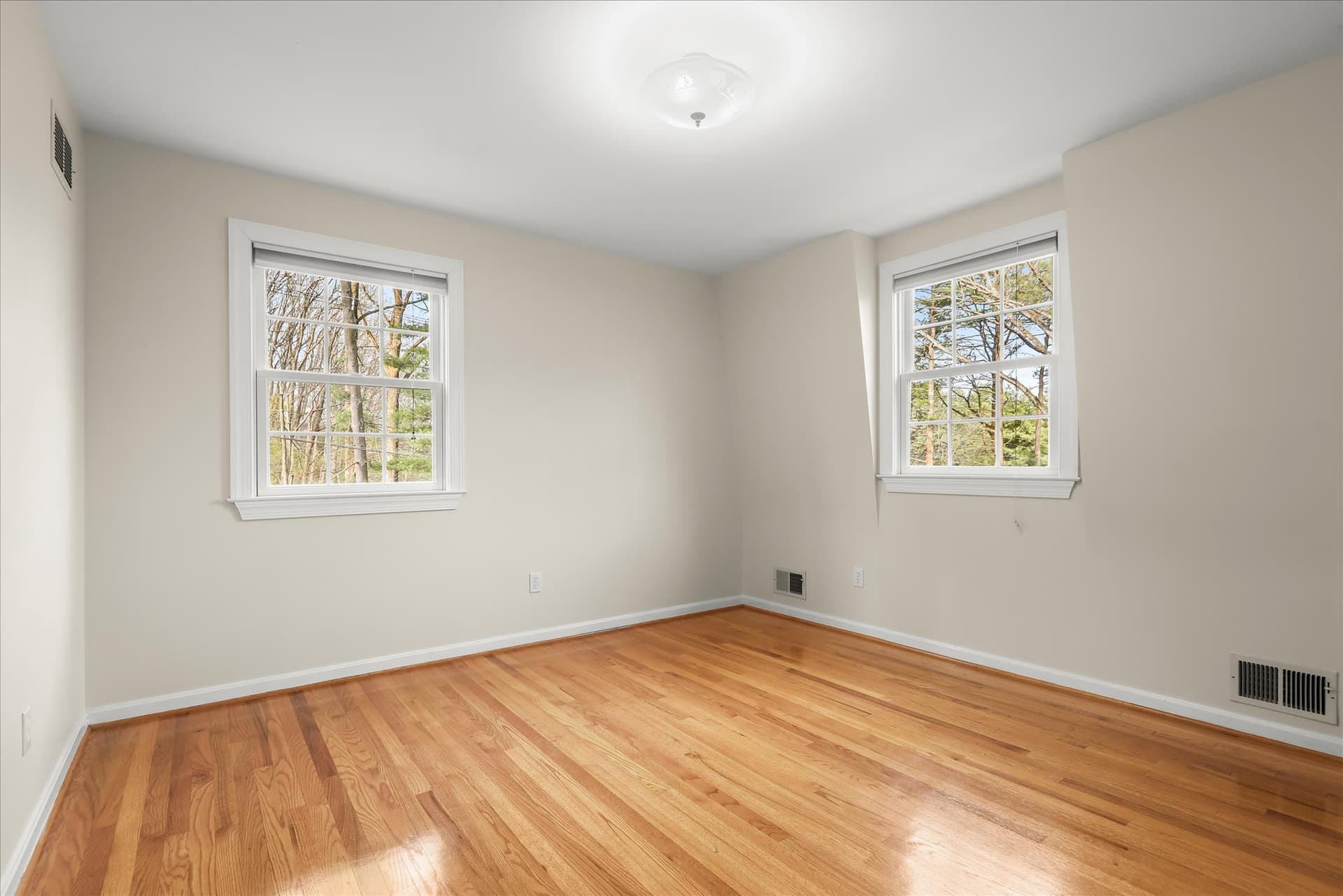 326 Edgewater Road photo 24