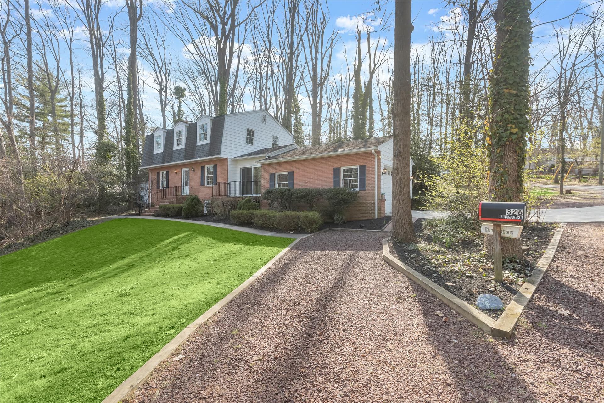 326 Edgewater Road photo 3