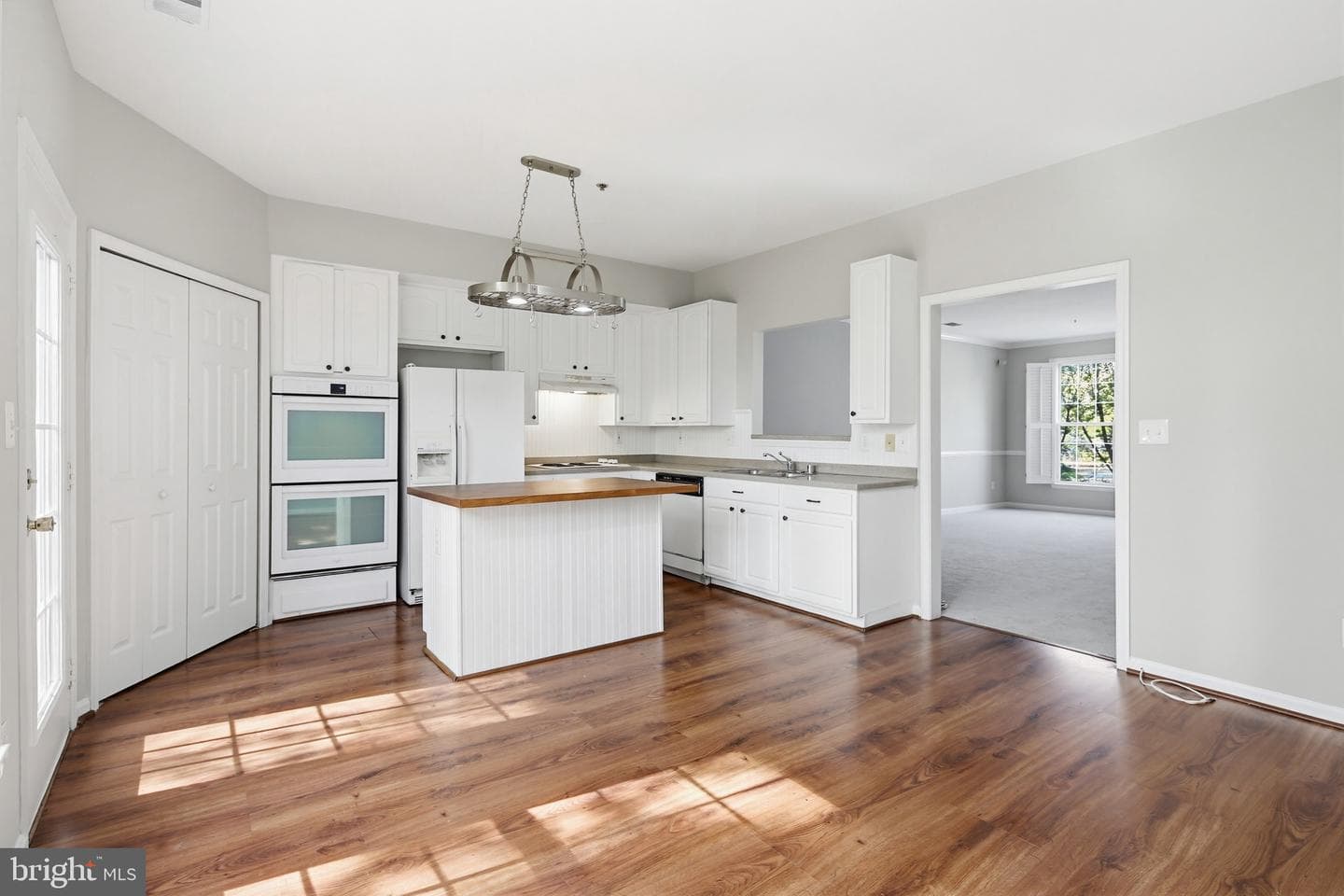 86 Harbour Heights Drive photo 10