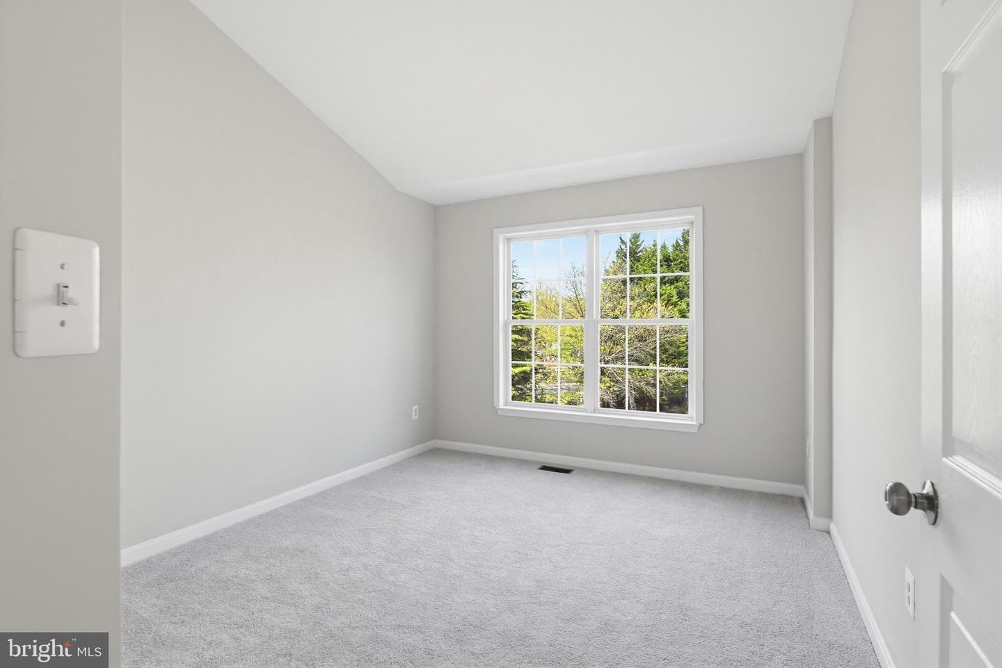 86 Harbour Heights Drive photo 28
