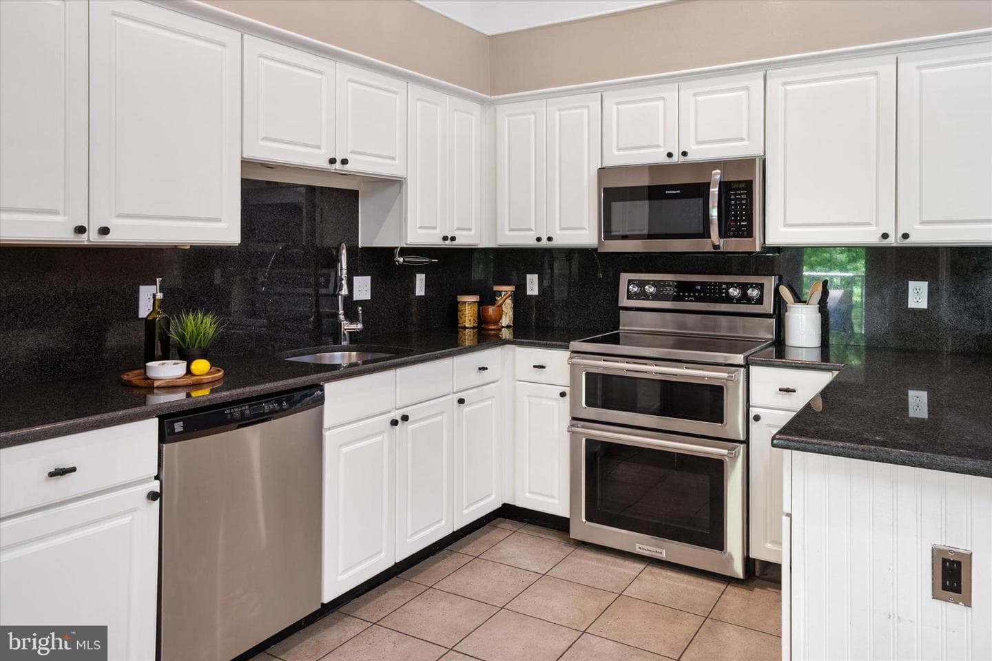 617 Admiral Drive #403 photo 14