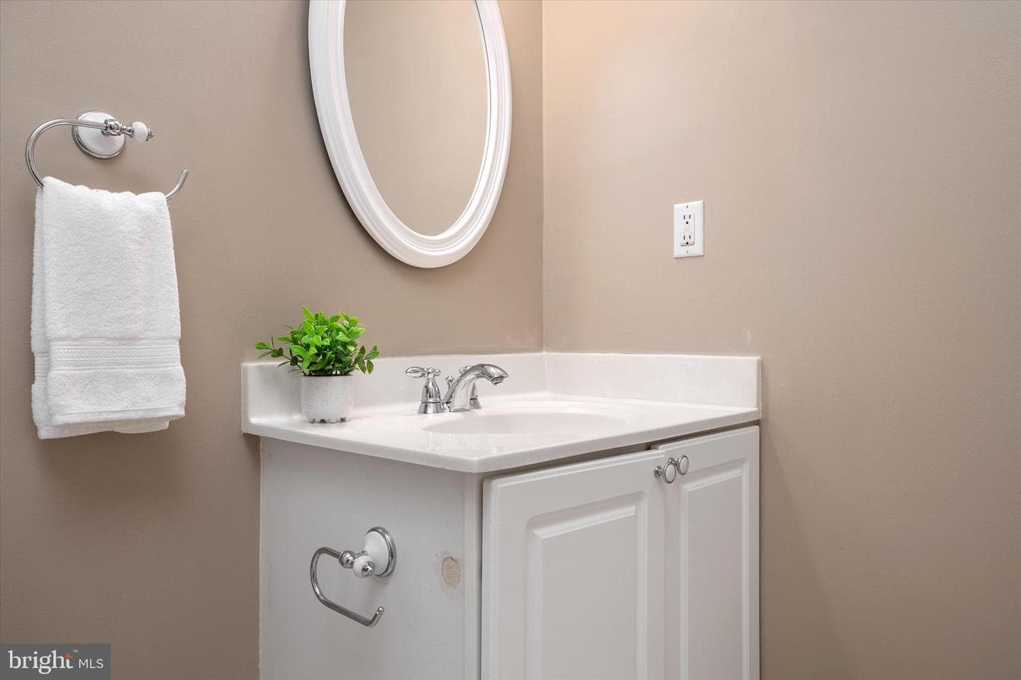 617 Admiral Drive #403 photo 17