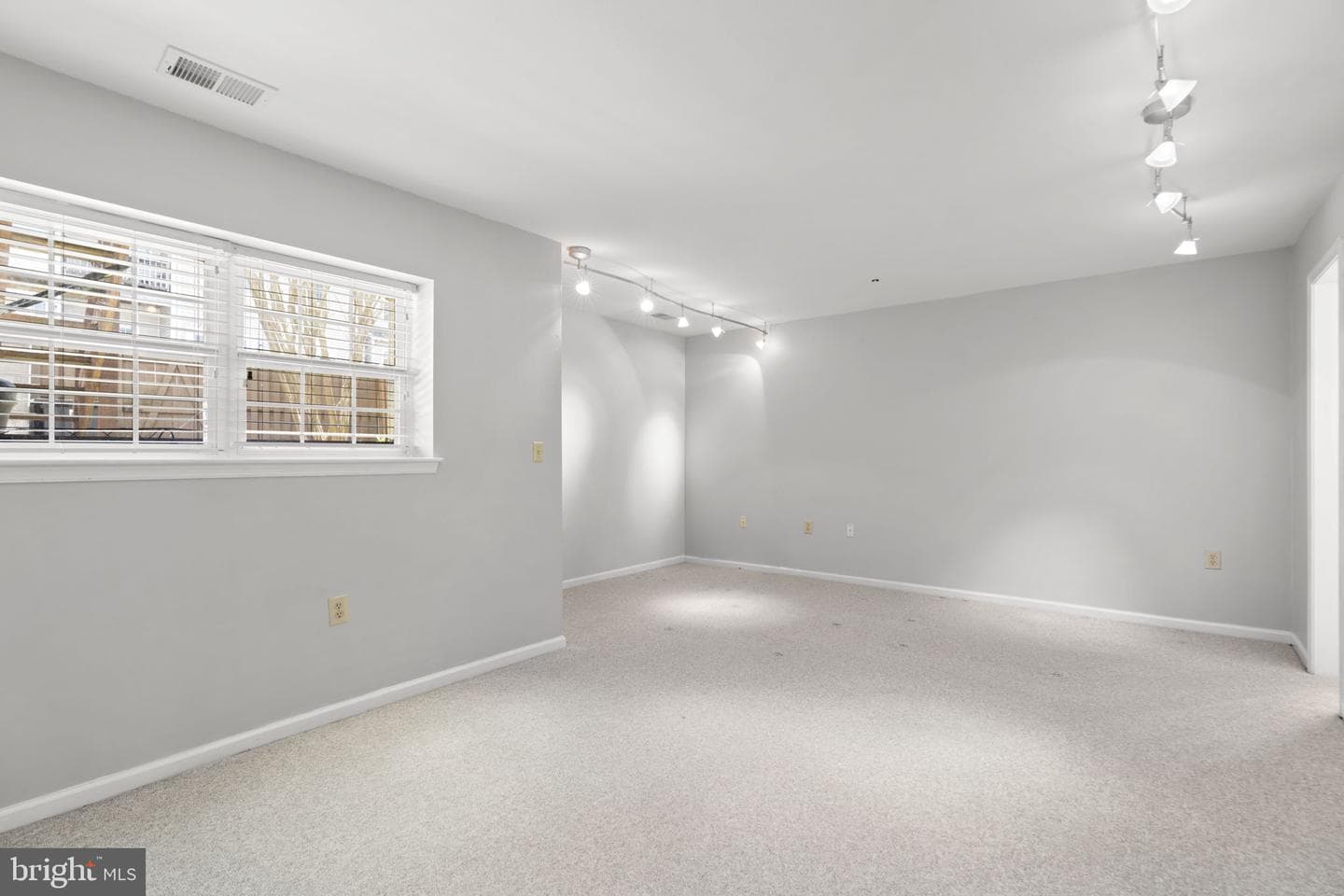 2404 Sandwich Court photo 28