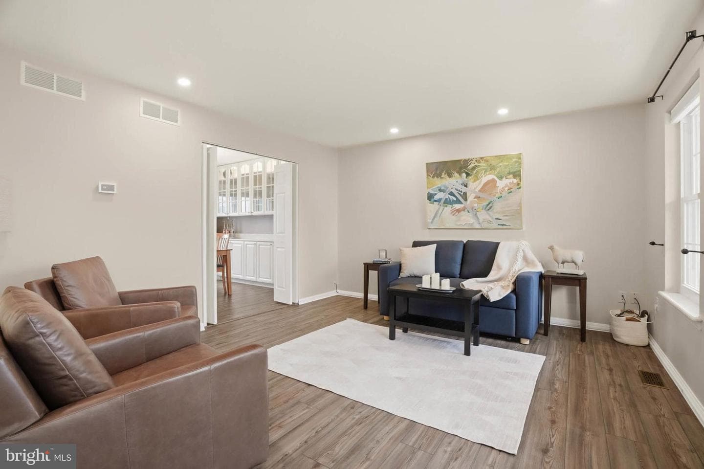 525 Loughton Lane photo 3