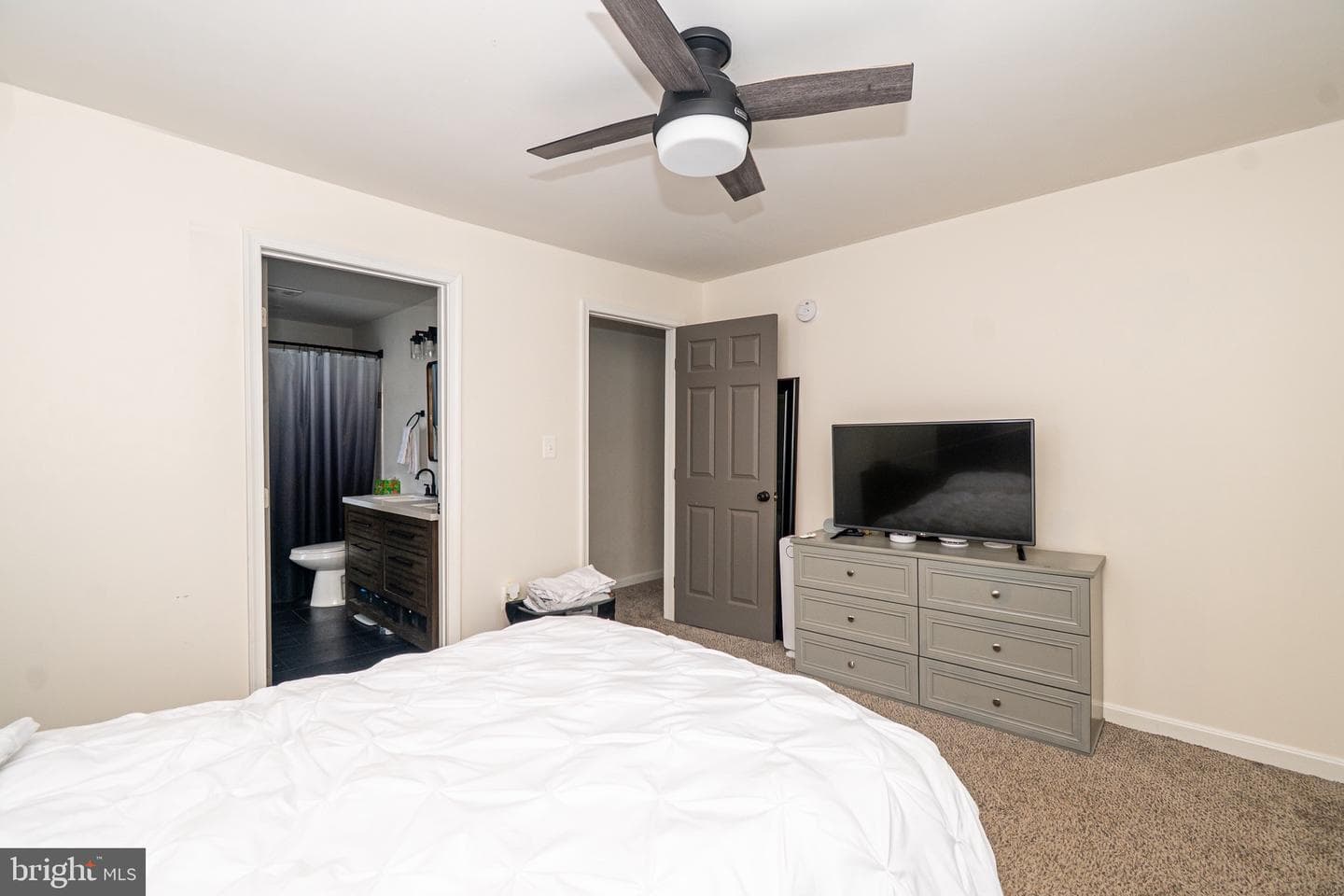 5316 Disney Avenue photo 19