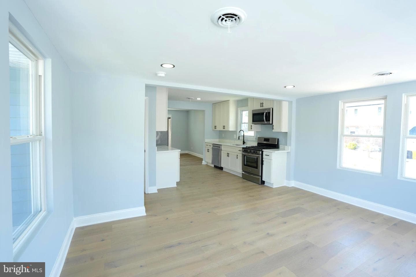 18 Magnolia Avenue photo 12