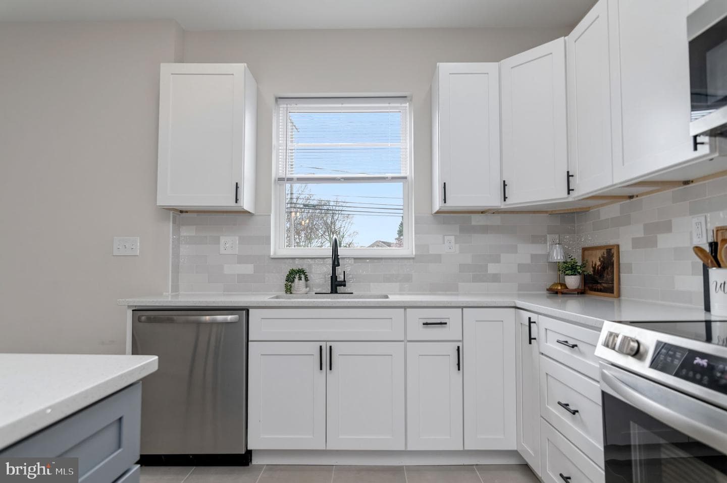 211 N Hammonds Ferry Road photo 9