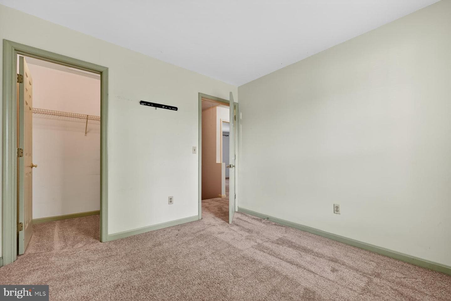 111 Janwall Street photo 16