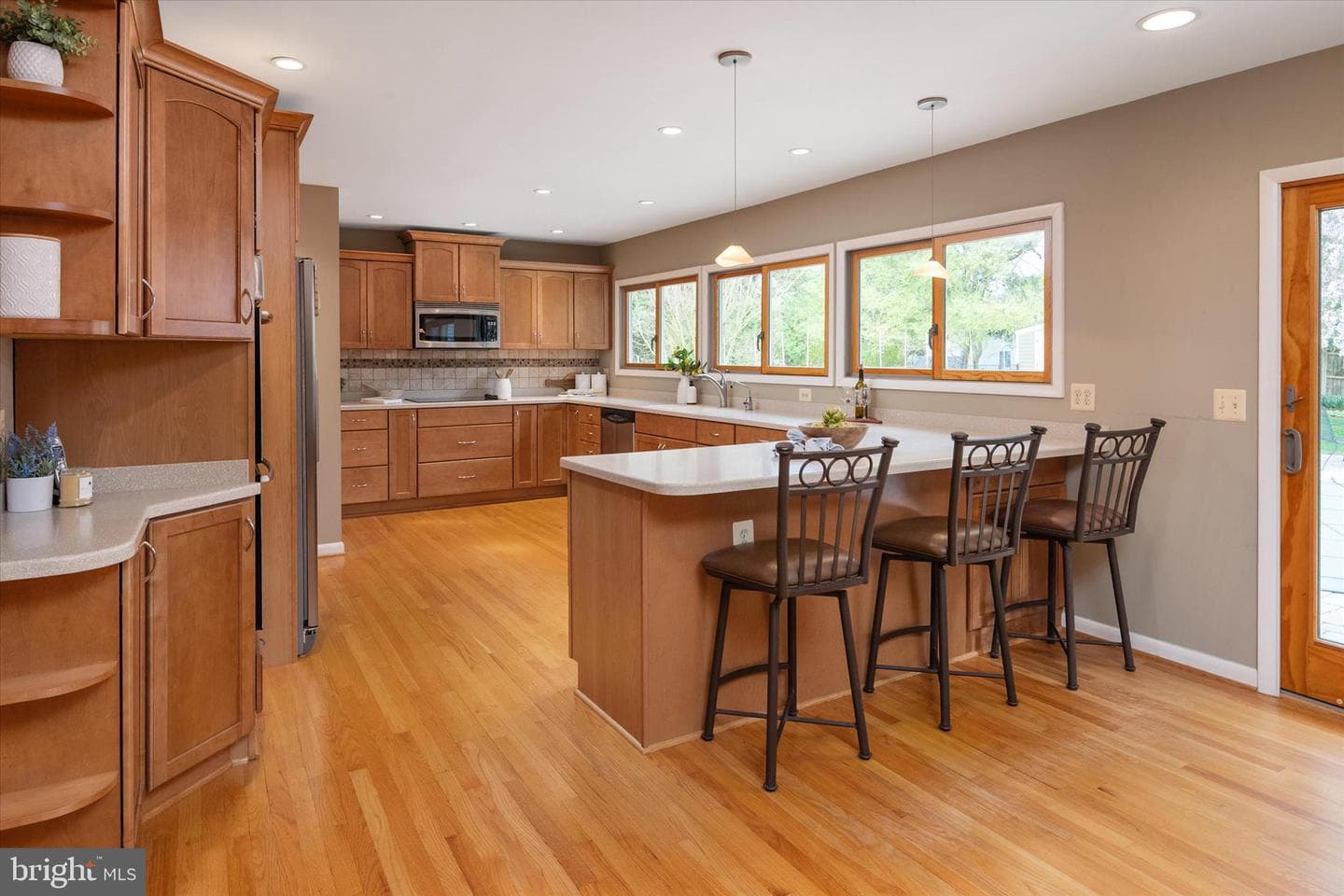 122 E Bay View Drive photo 4