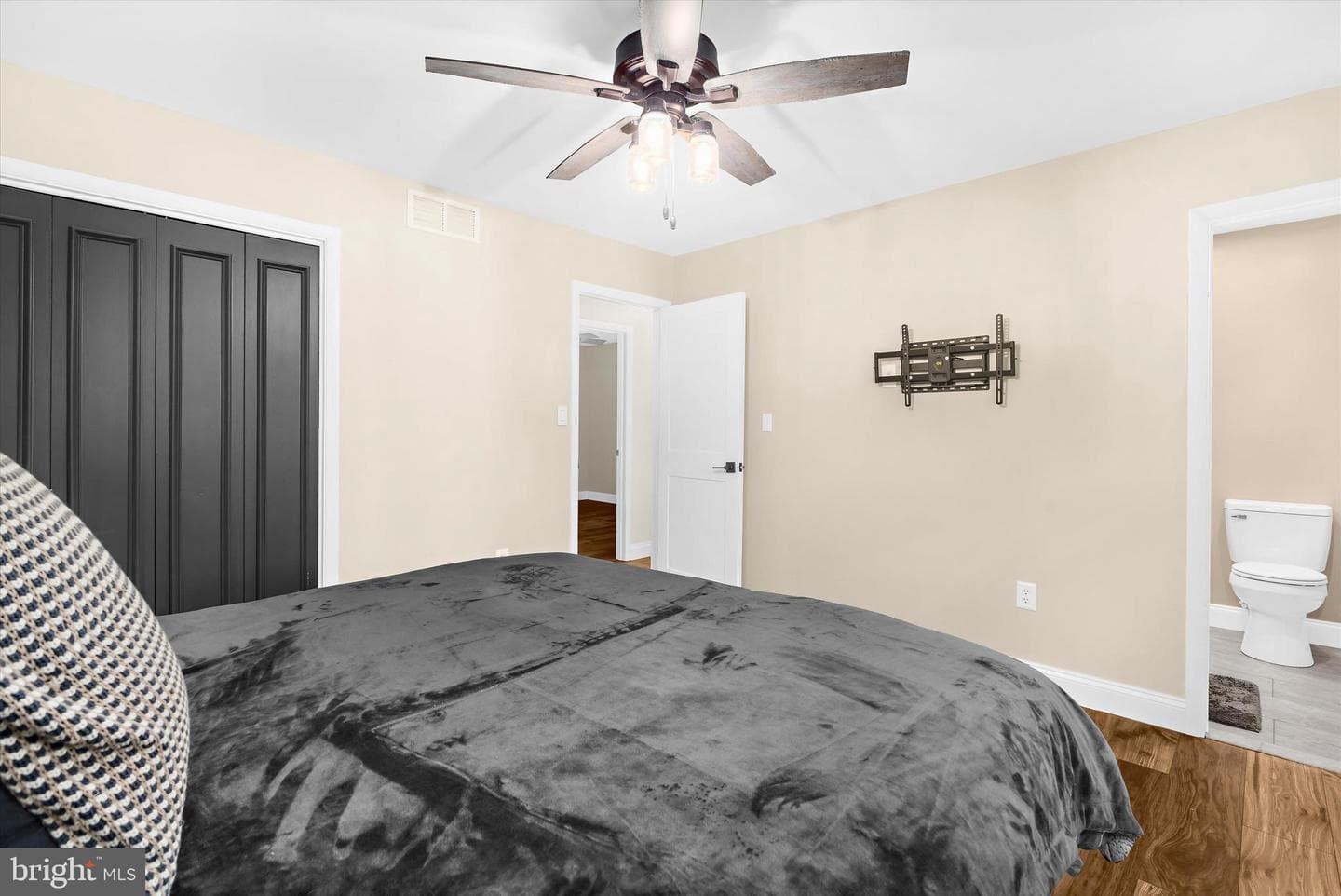 7731 Walters Road photo 18