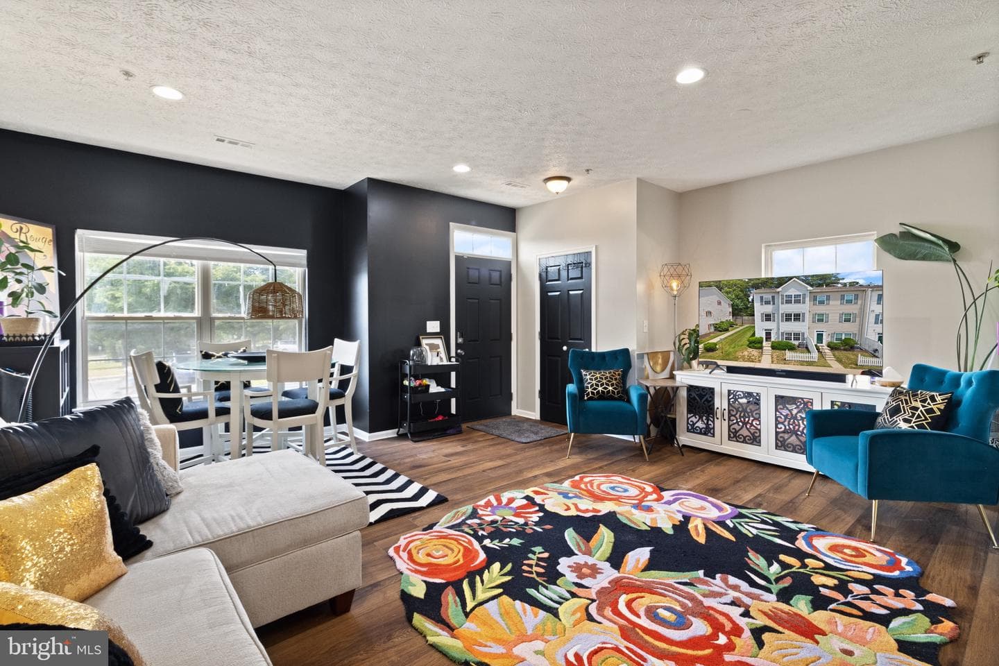 8049 Brookstone Court photo 4