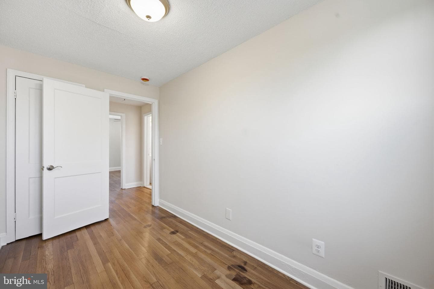 308 Georgia Avenue NE photo 14