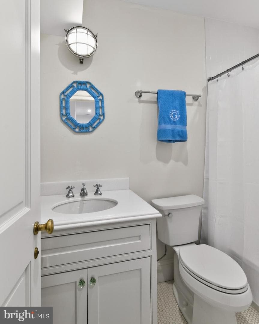 313 Washington Street photo 86
