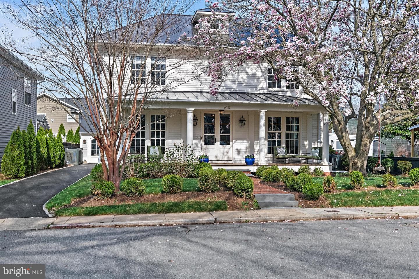 313 Washington Street photo 91