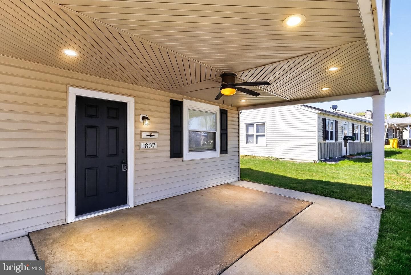 1807 Tower Road photo 3