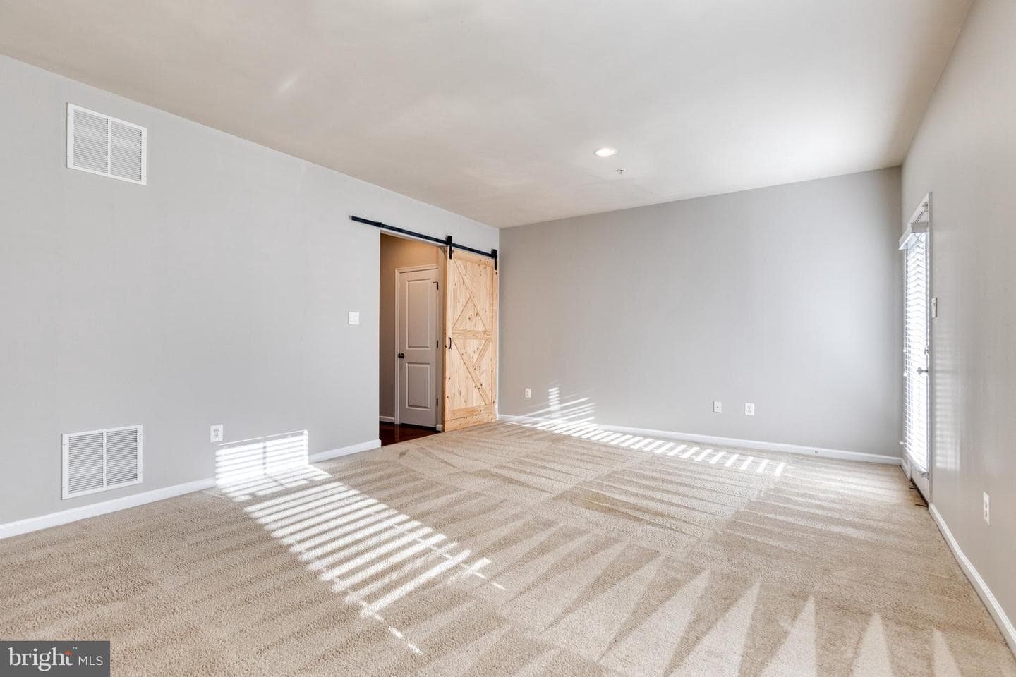 7621 Lyndon Court photo 4