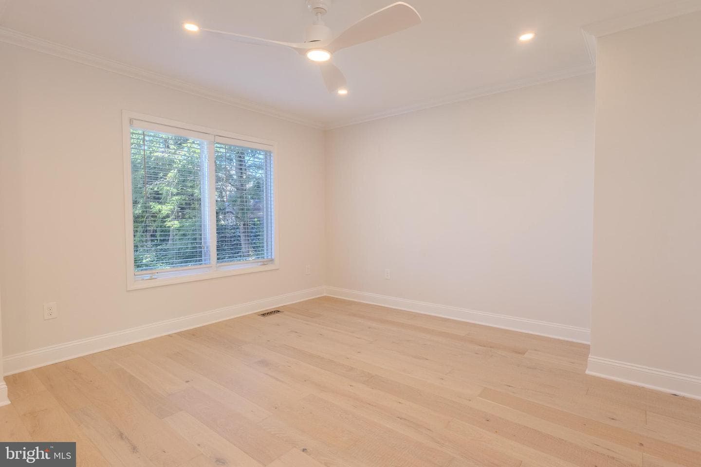 333 S Riverside Drive photo 7
