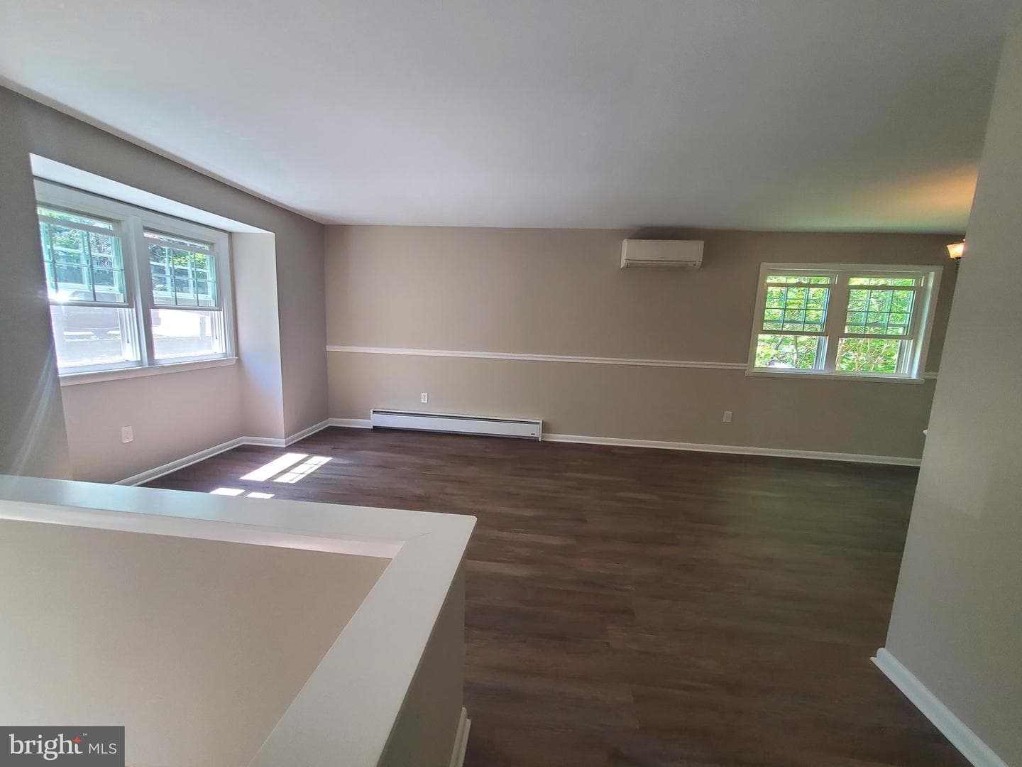 1122 Crestview Drive photo 4