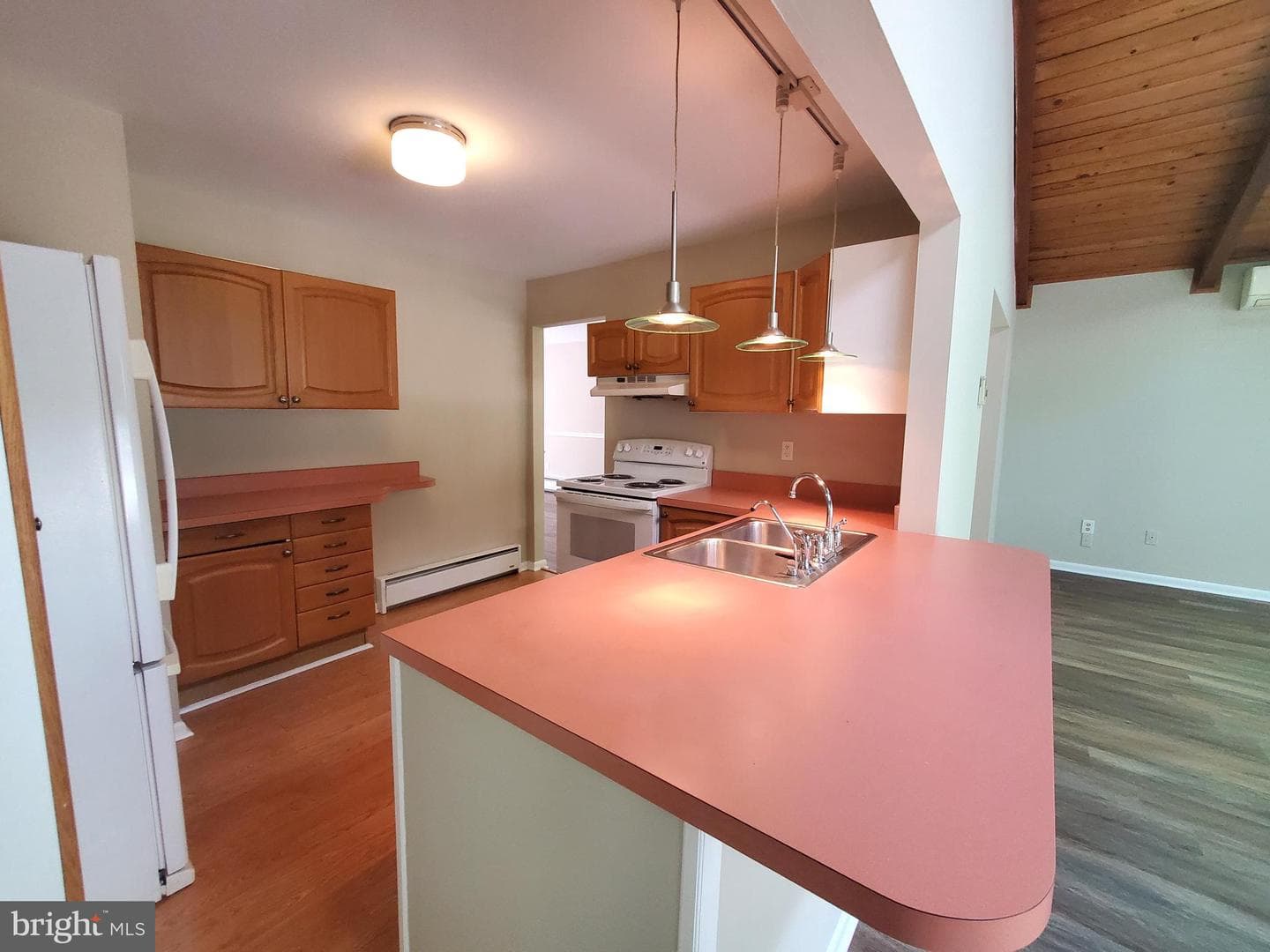 1122 Crestview Drive photo 7