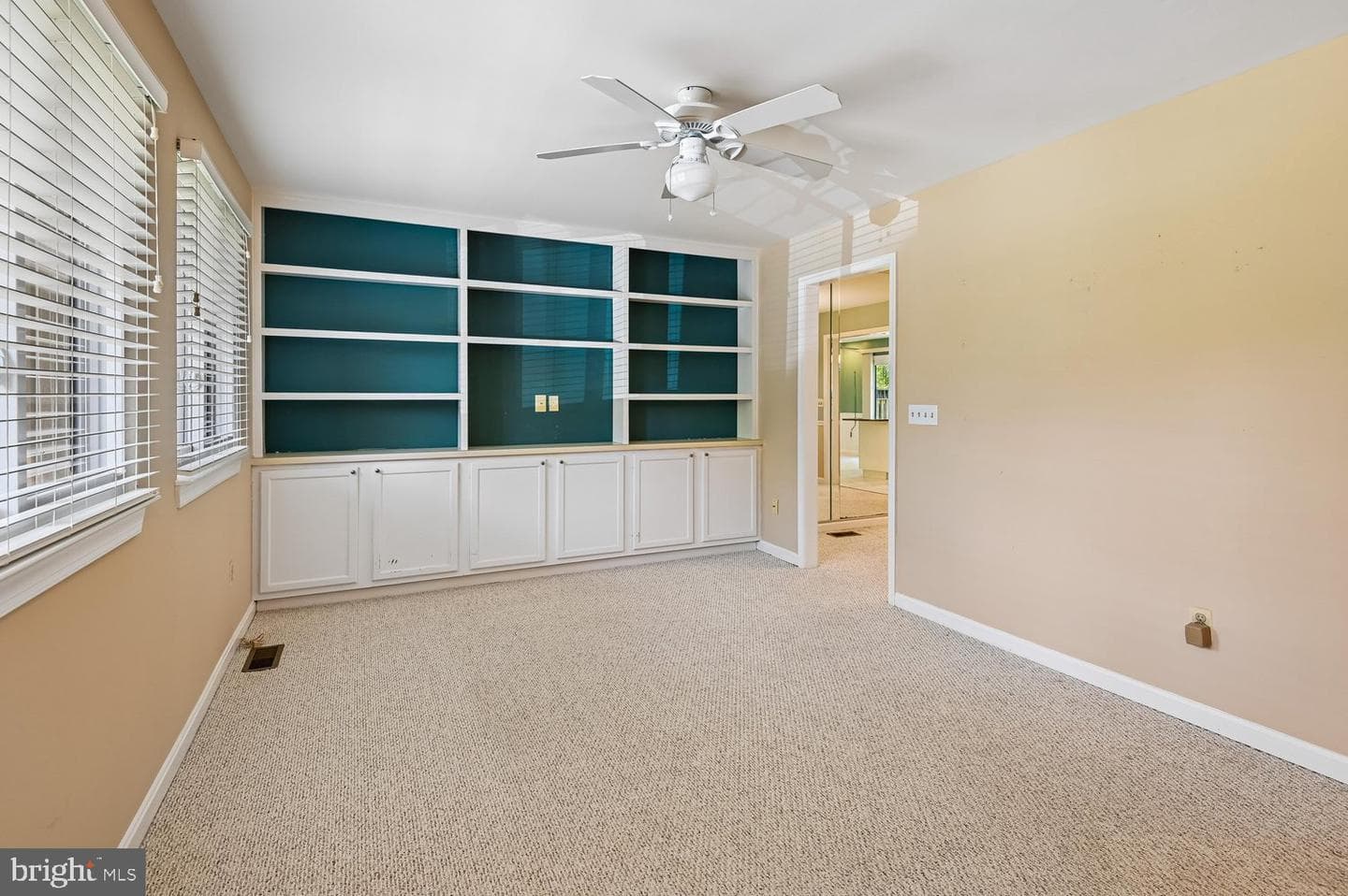 434 Peach Court photo 7