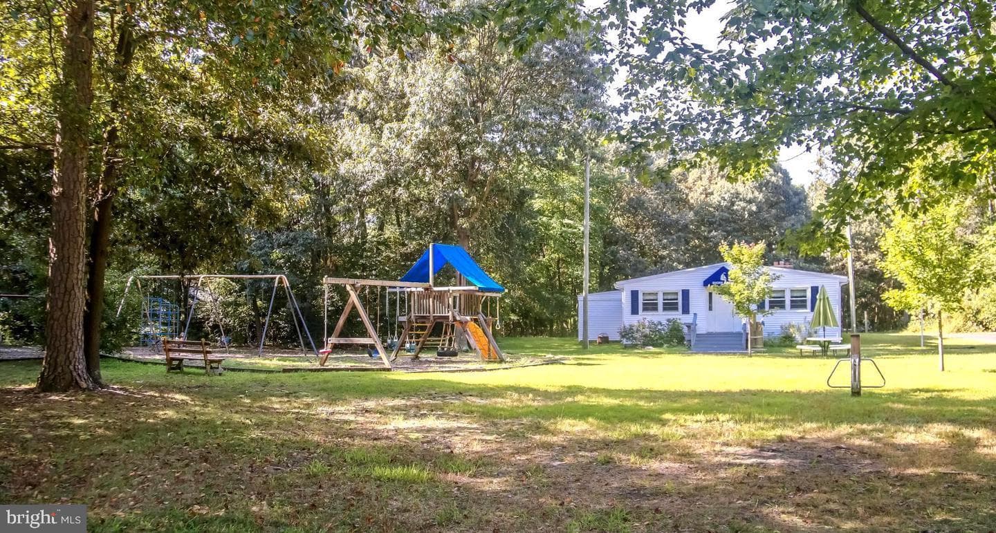 970 Magothy Avenue photo 40