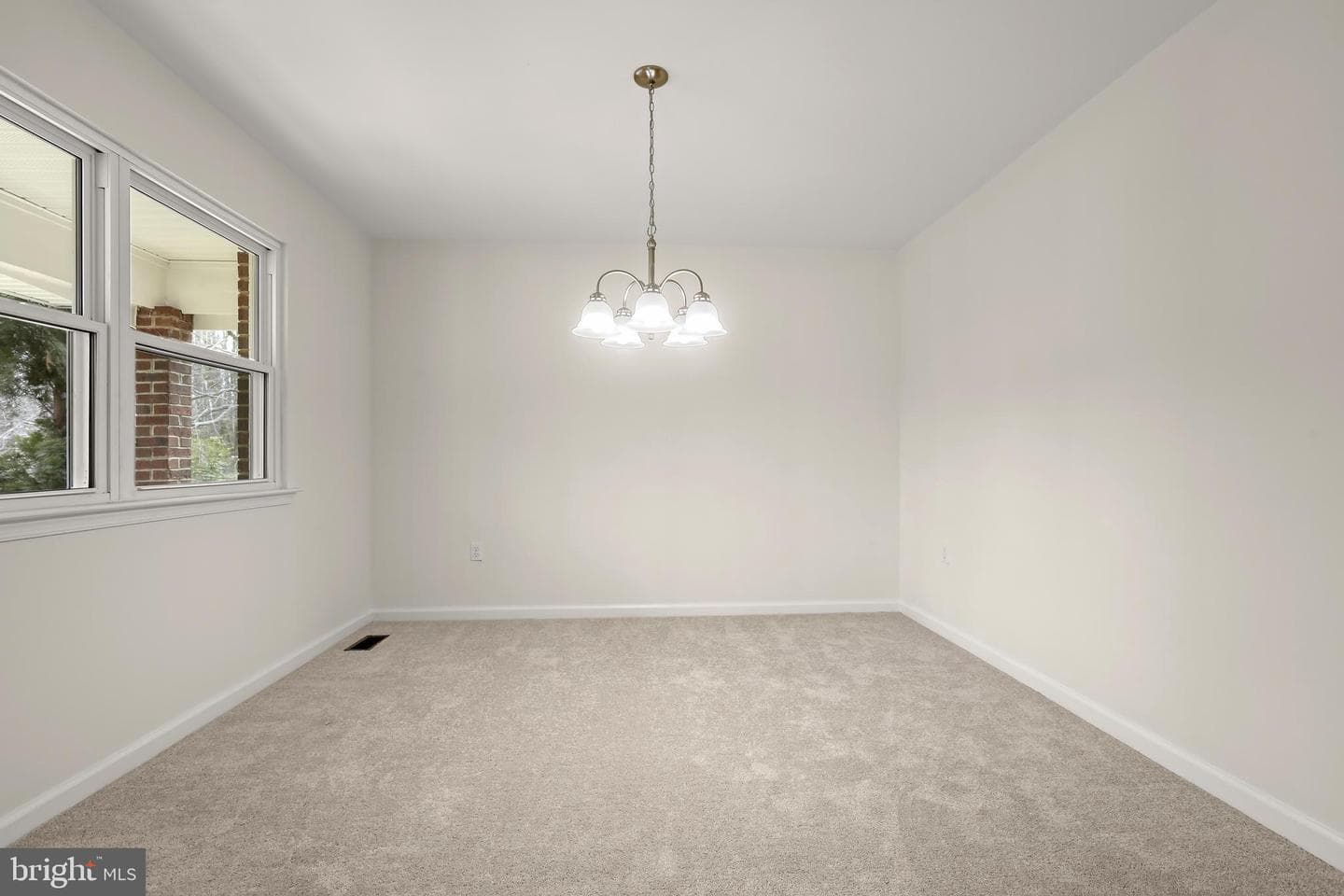 1255 Sheridan Road photo 5