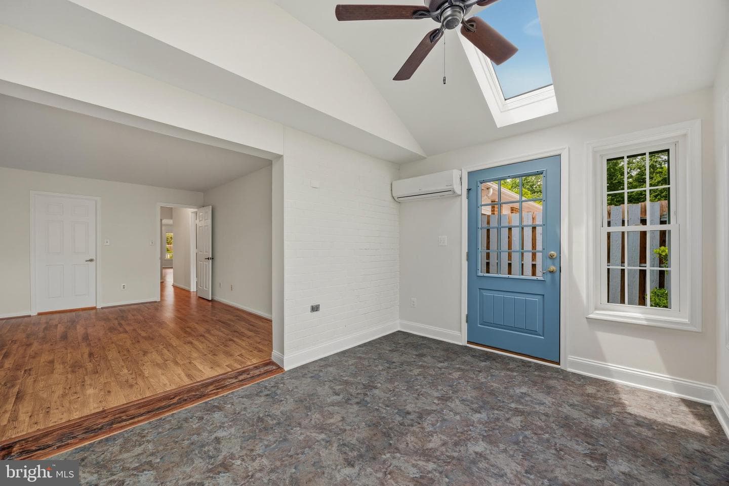 907 Beacon Way photo 17