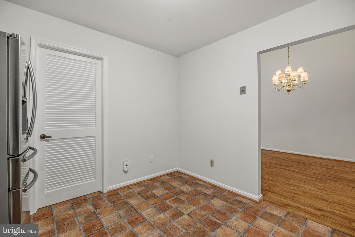 907 Beacon Way photo 6