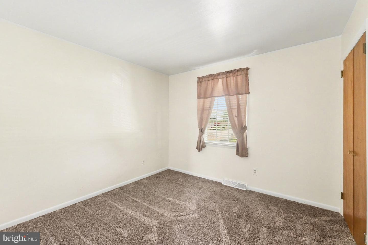 804 White Avenue photo 16