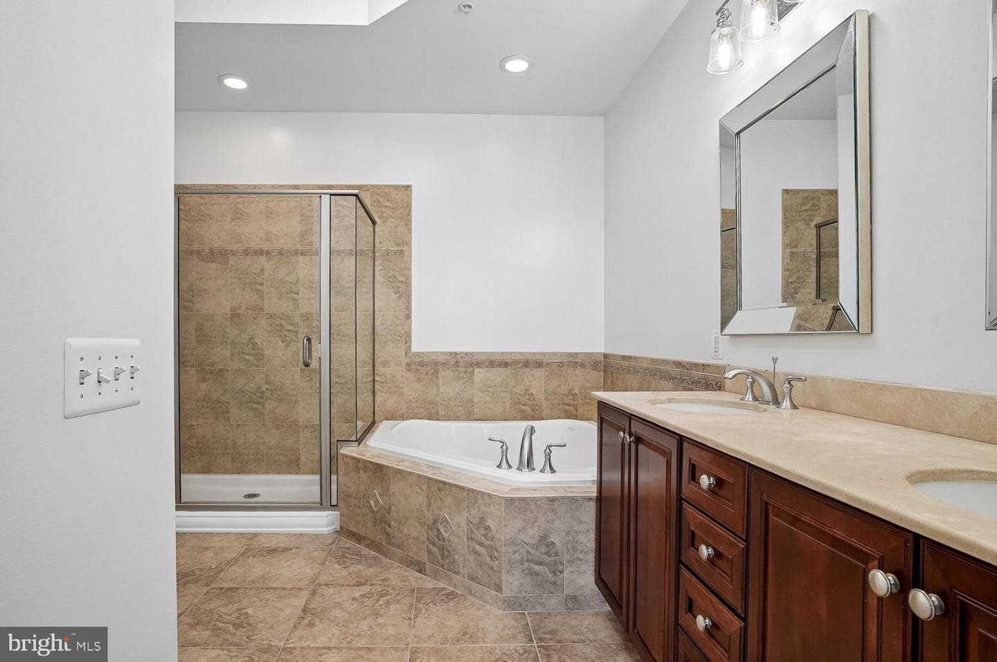 1915 Towne Centre Boulevard #915 photo 8