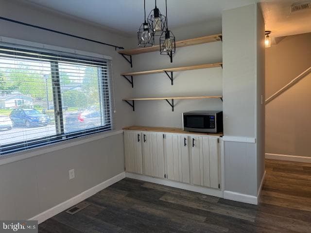 2032 Cambridge Drive photo 3