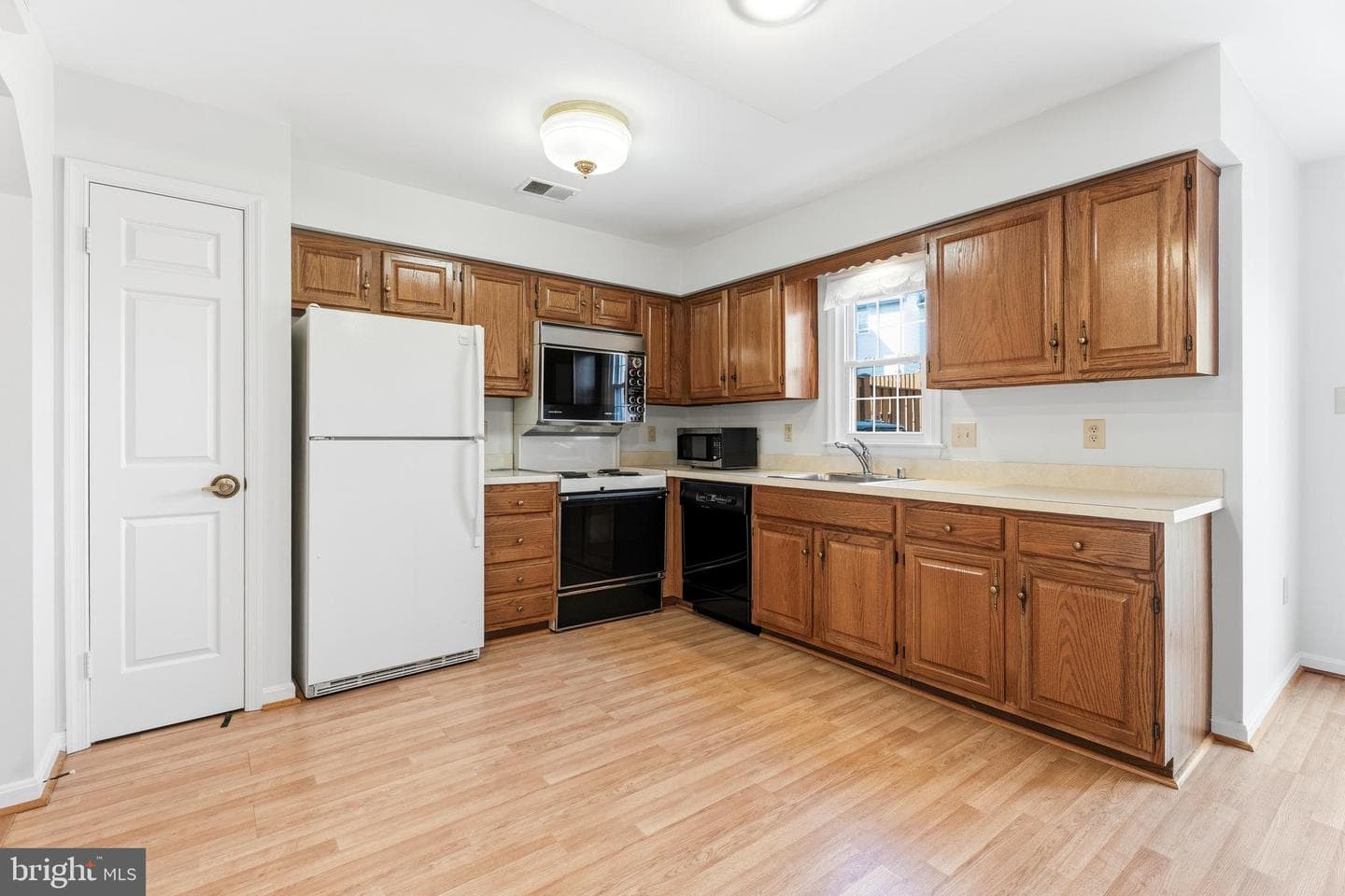 921 Boom Way photo 14