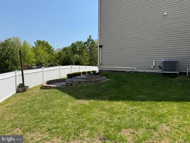 605 Strawberry Row photo 34