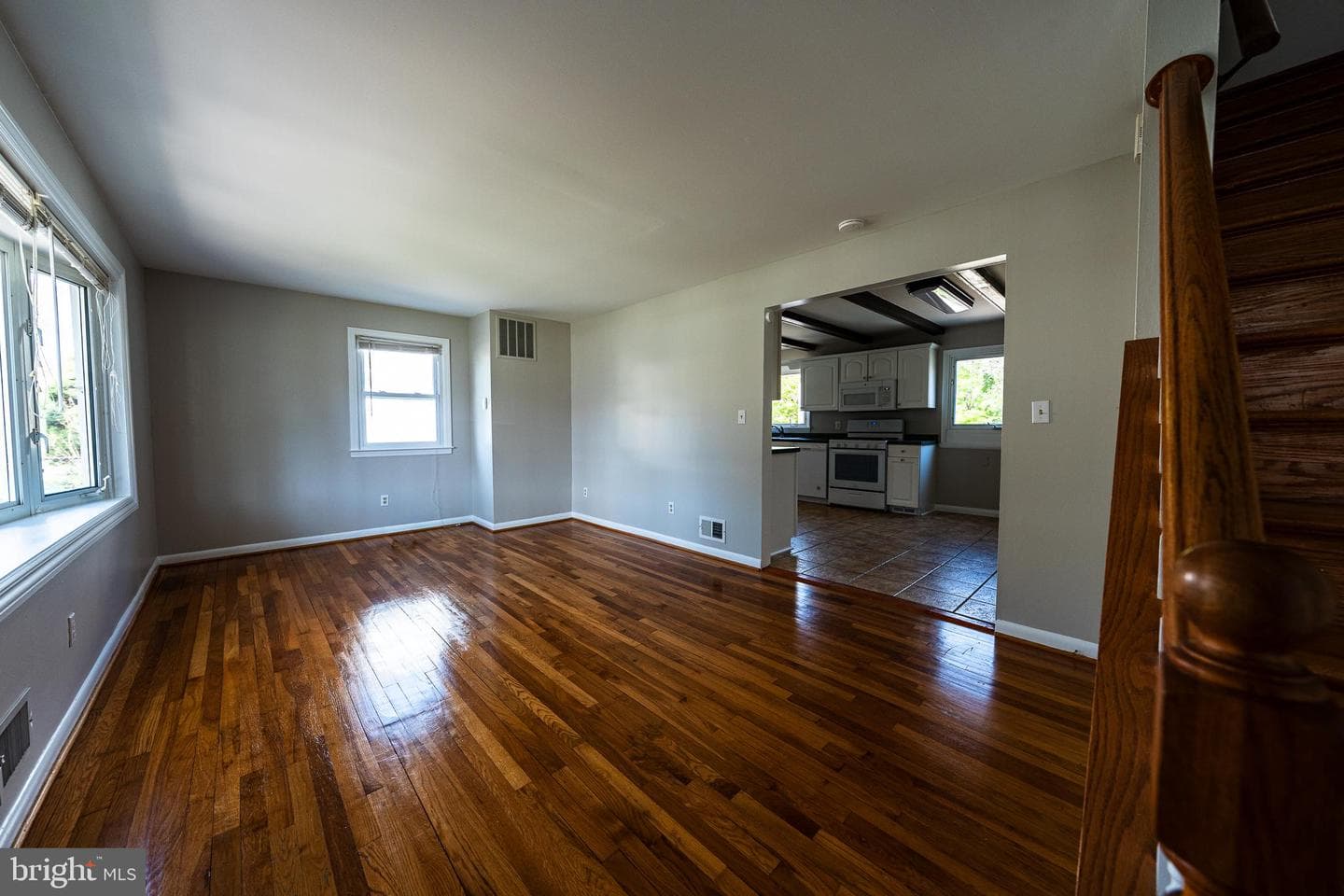 602 Kuethe Road NE photo 2