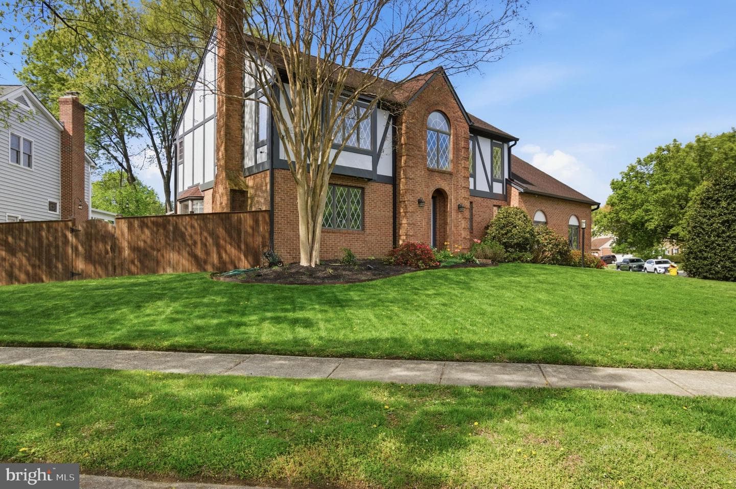 1727 Peartree Lane photo 2