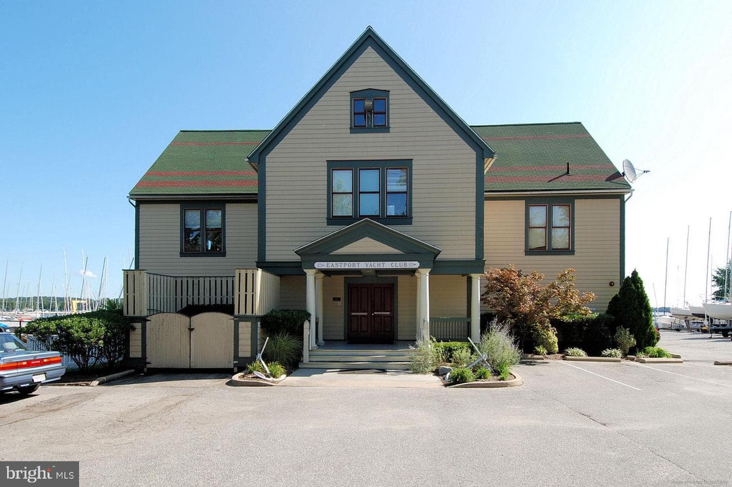 310 Adams Street photo 68
