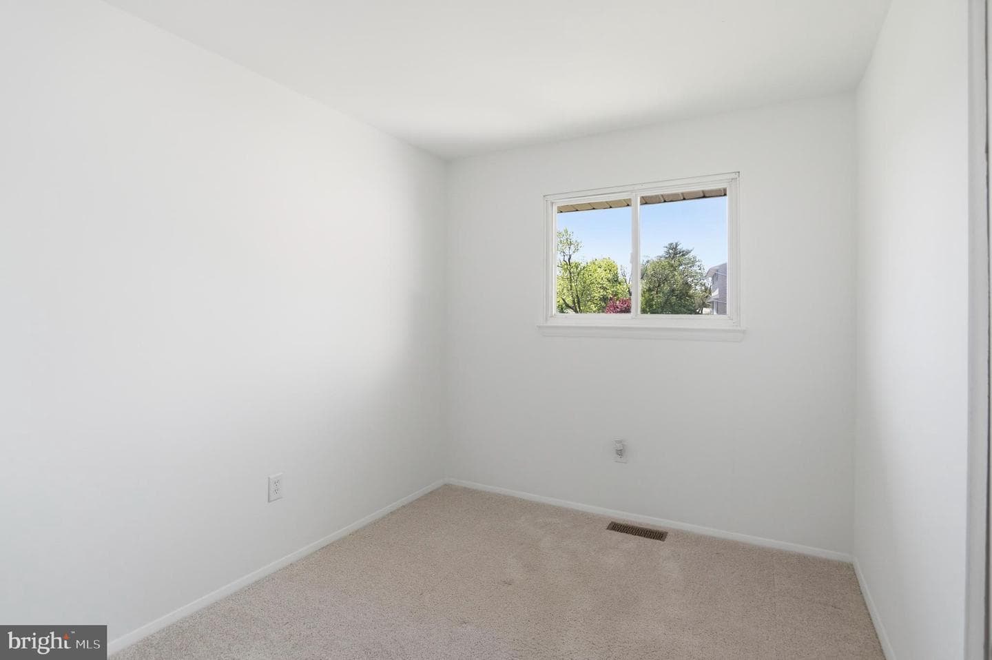 132 Janelin Court photo 19