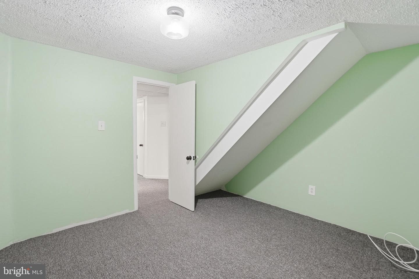 132 Janelin Court photo 26