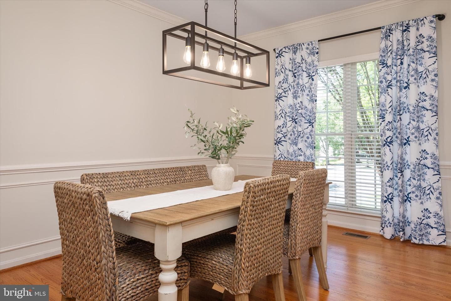 1405 Saybrooke Court photo 19