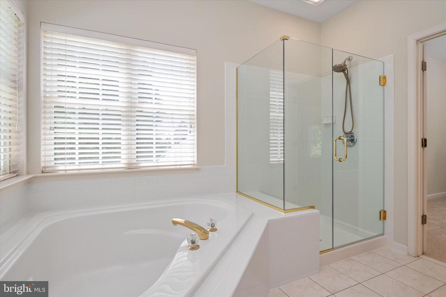 1405 Saybrooke Court photo 34