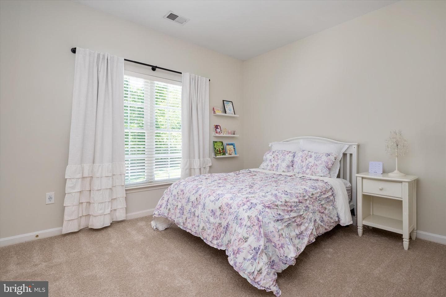 1405 Saybrooke Court photo 36