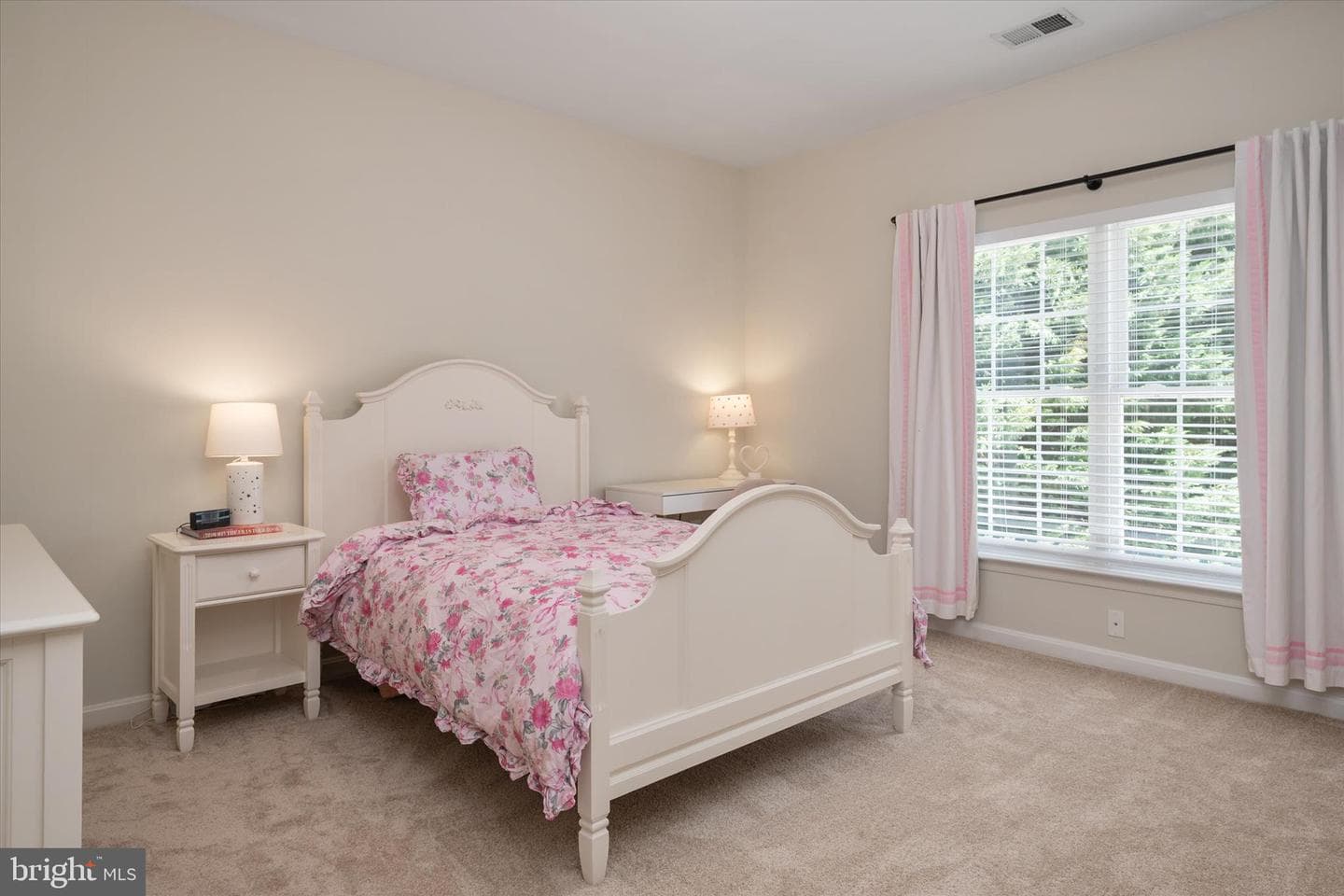 1405 Saybrooke Court photo 38