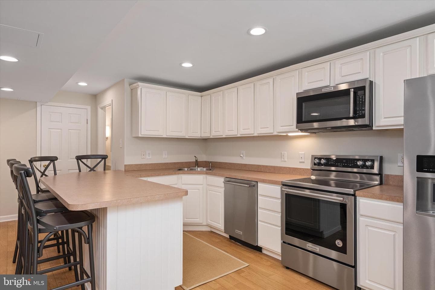 1405 Saybrooke Court photo 44